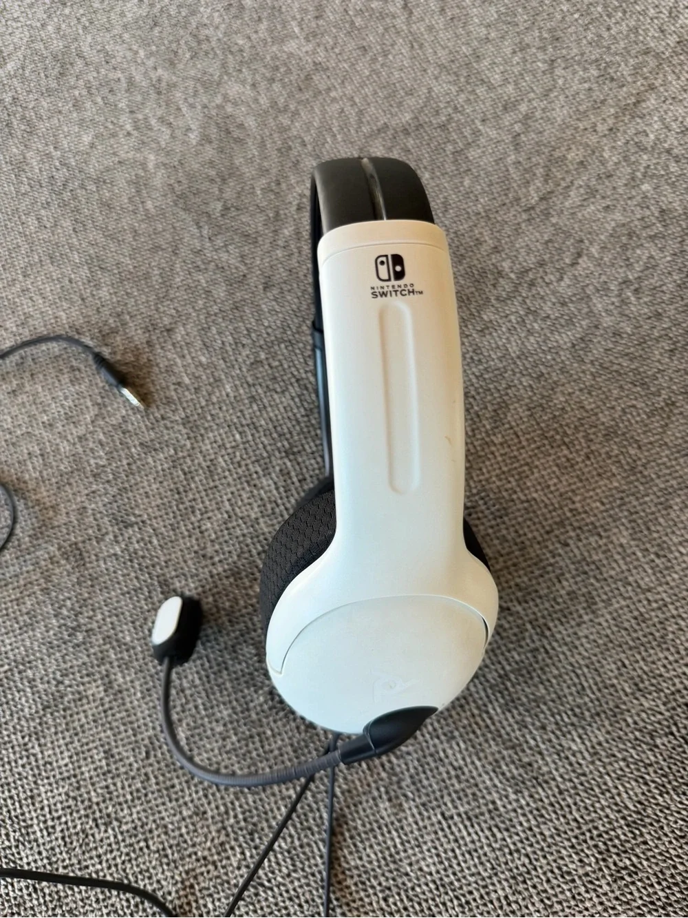 Nintendo White and Black Wired Gaming Headset with Microphone